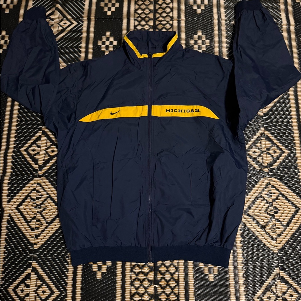 Michigan Wolverines basketball/football team jacket Nike lined awesome size L